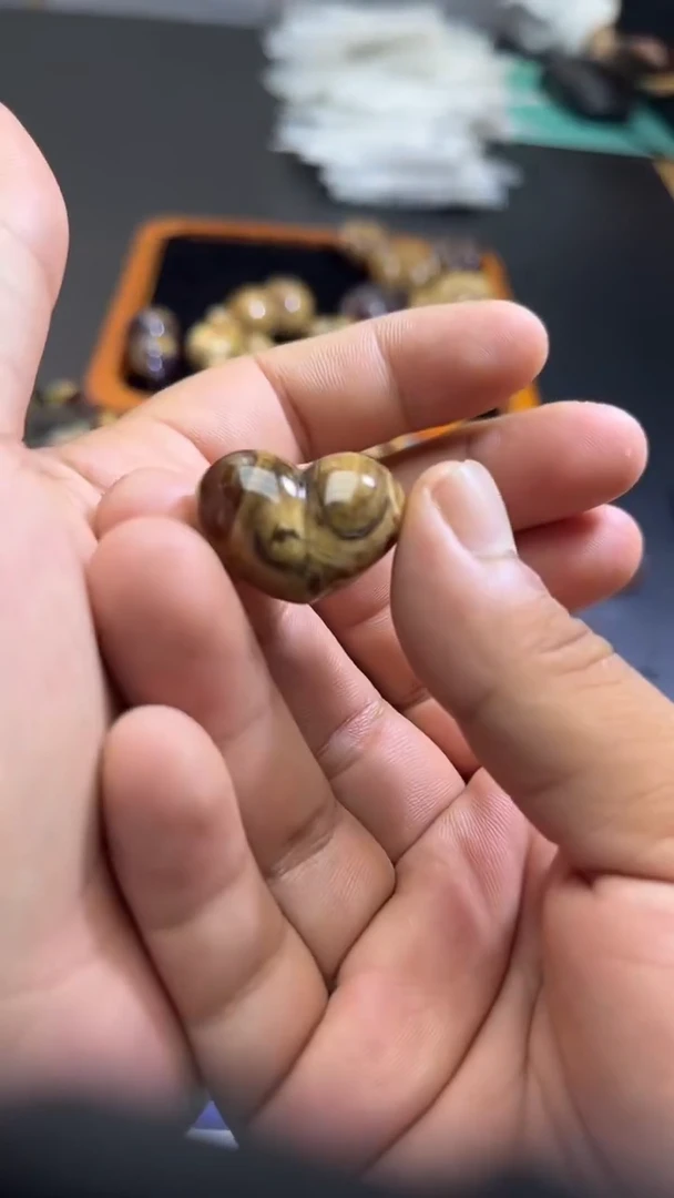 裸石琥珀未镶嵌48