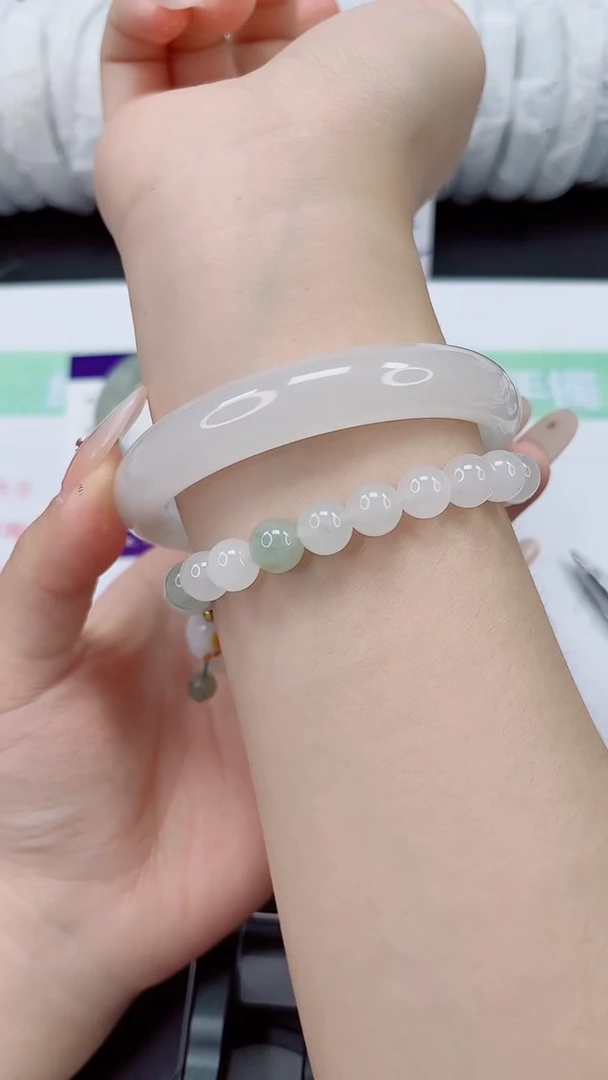 石英质玉手镯未镶嵌158-63/64