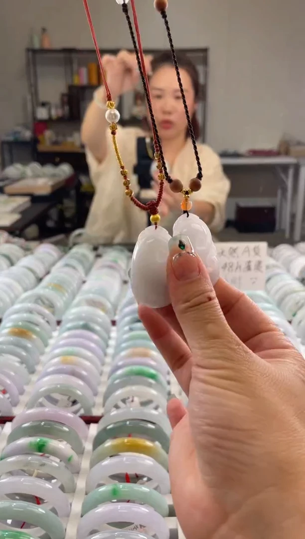 颈饰未镶嵌翡翠多样性发一