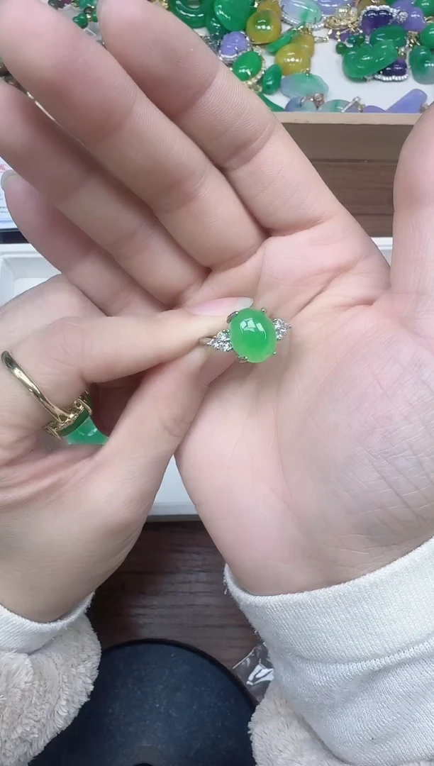 颈饰未镶嵌翡翠紫蛋面戒指