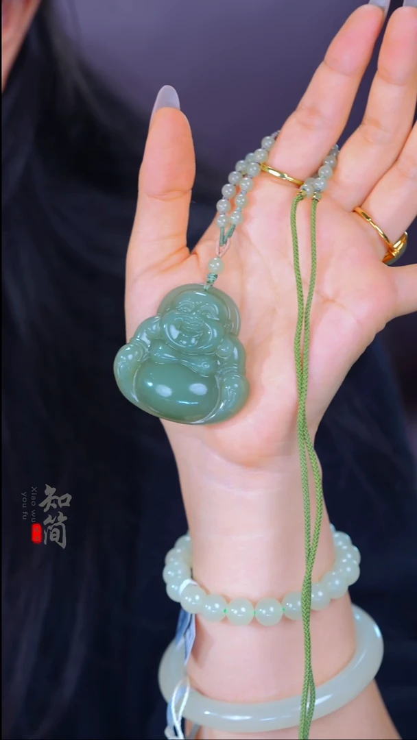 吊坠(赠链)未镶嵌和田玉佛公