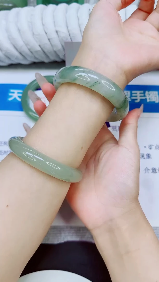 未镶嵌手镯石英质玉80/58