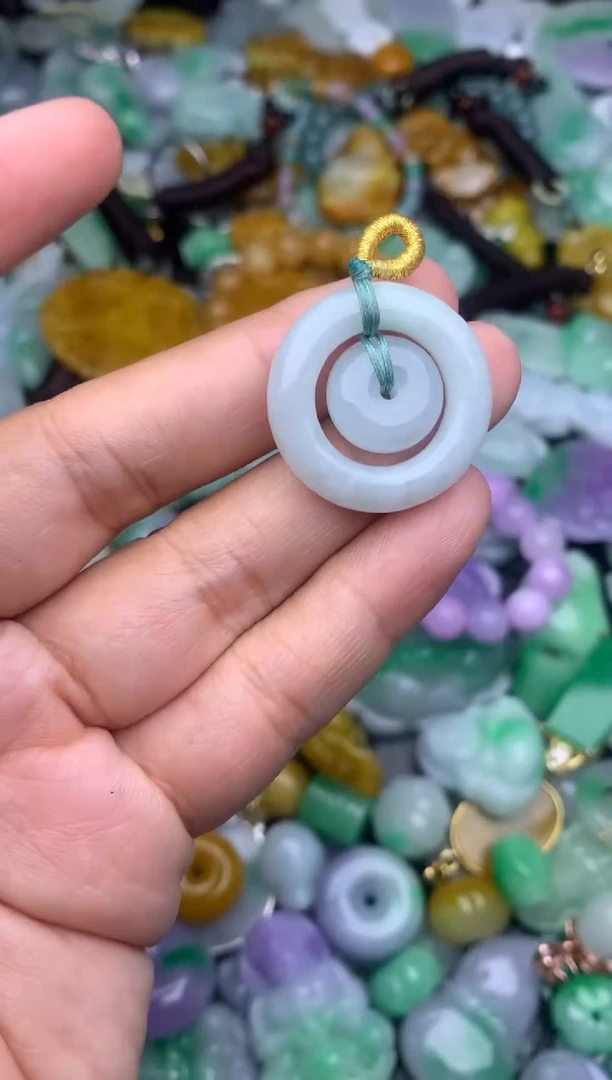 颈饰未镶嵌翡翠天然缅甸翡翠吊坠