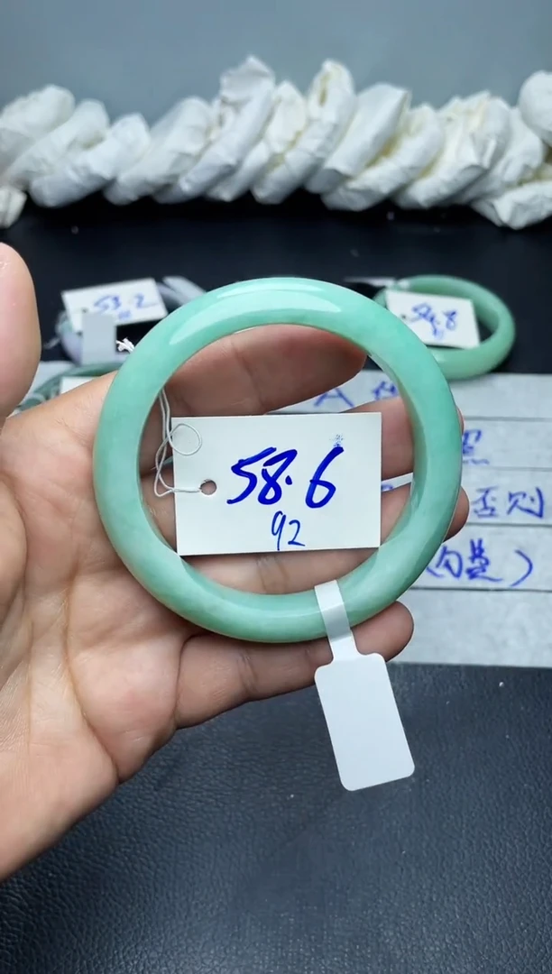 未镶嵌手镯翡翠92