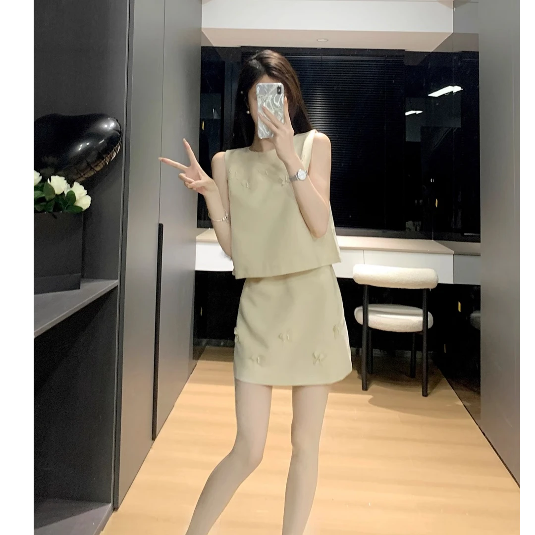 小香风套装女夏季2025新款无袖上衣包臀短裙盐系轻熟两件套装裙女