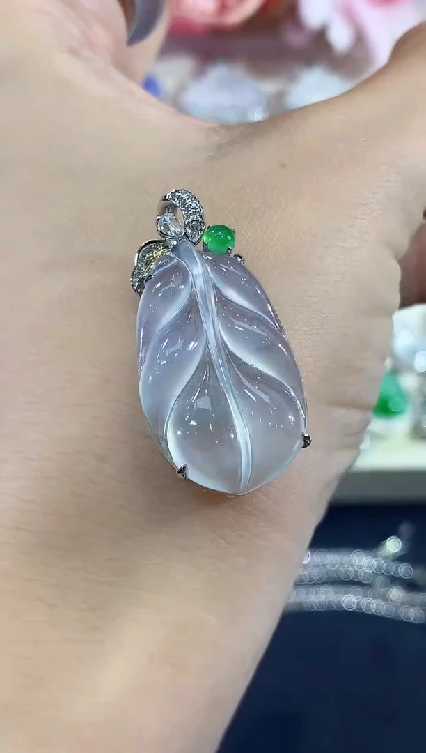 吊坠(不含链)18K金镶嵌翡翠B126