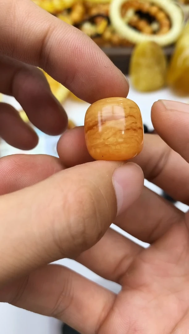 裸石琥珀未镶嵌单珠