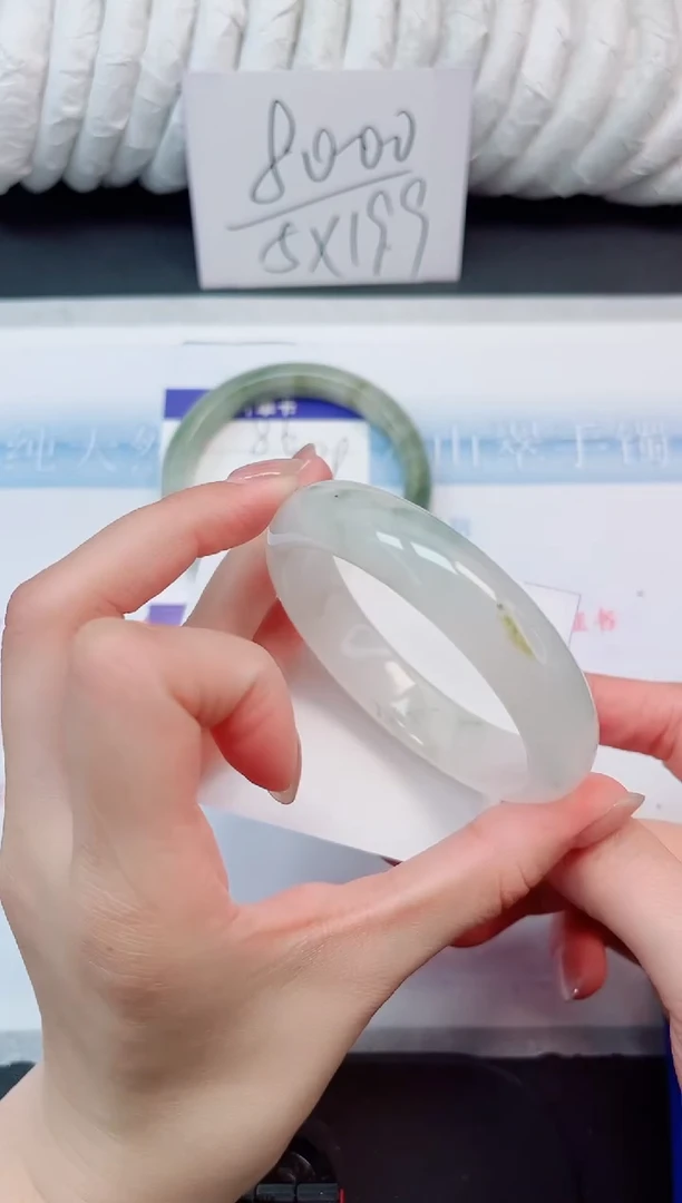 【闪购商品】石英质玉手镯未镶嵌87-56.3