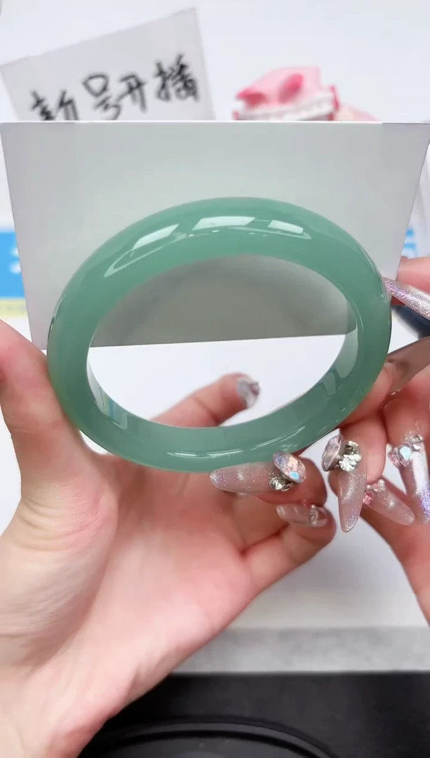 石英质玉手镯未镶嵌104-64