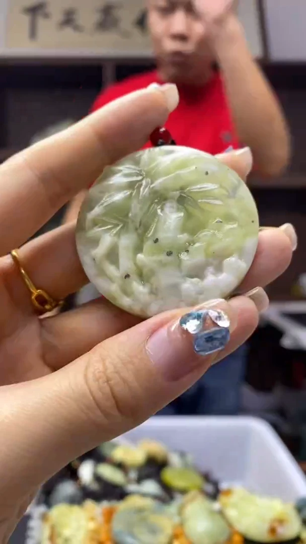 未镶嵌岫玉挂件