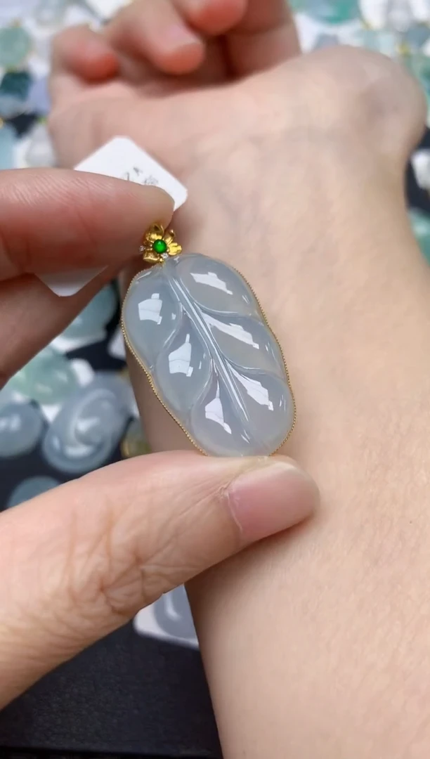 颈饰18K金镶嵌翡翠天然缅甸A货翡翠