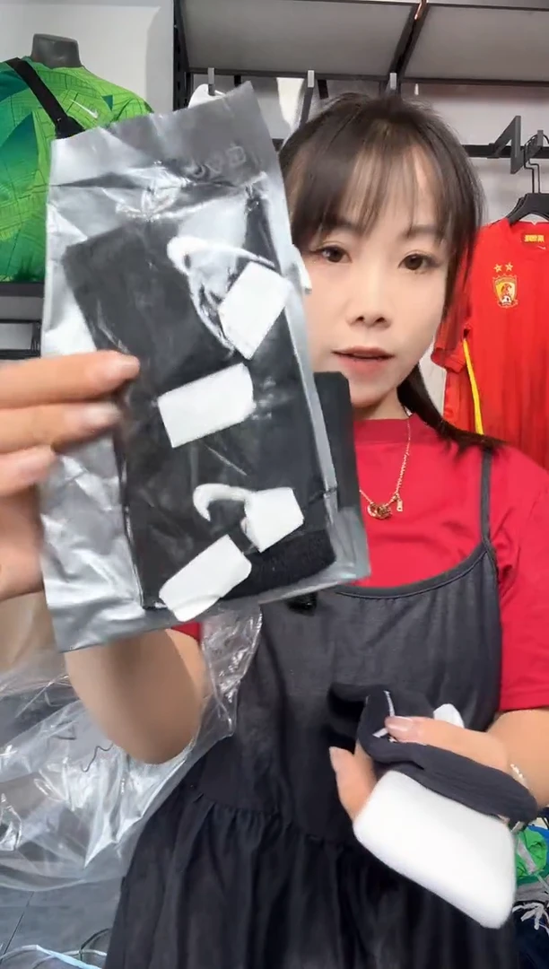1346      编码 瑕疵款以直播间过款为准 尺码护腕发带