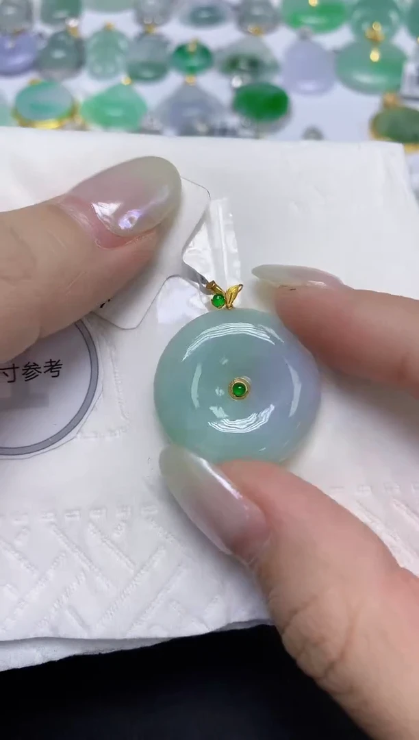 颈饰18K金镶嵌翡翠天然缅甸翡翠A货多样性发一件