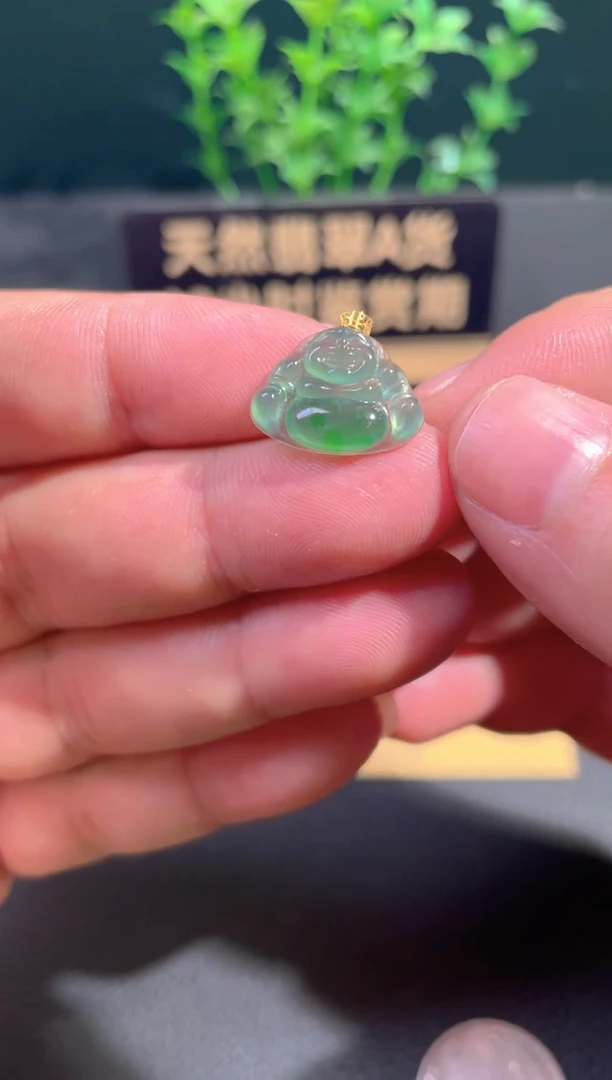 颈饰18K金镶嵌翡翠翡翠