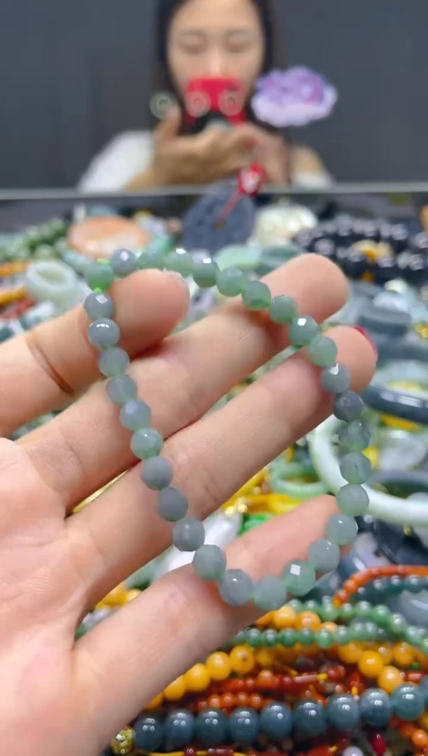 颈饰未镶嵌翡翠5MM/Z/翡翠A货，一件也是批发价