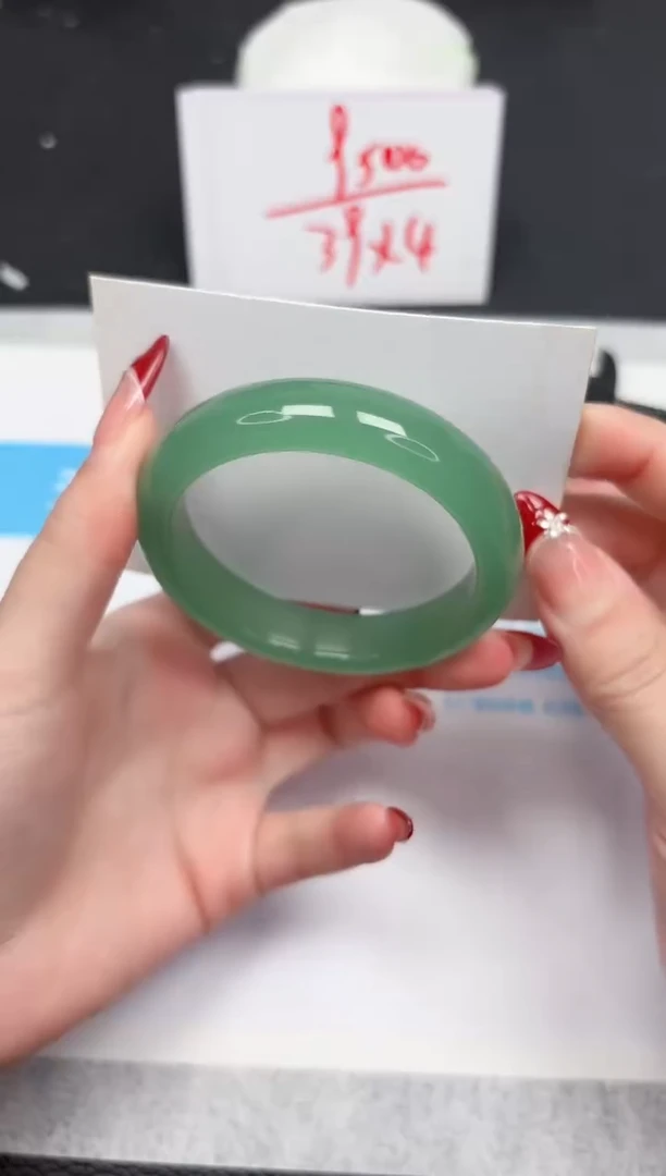 【闪购商品】石英质玉手镯未镶嵌258-56.2