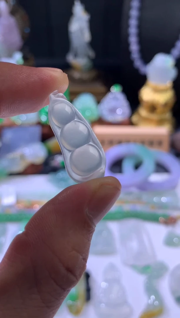 吊坠(不含链)未镶嵌翡翠天然翡翠吊坠