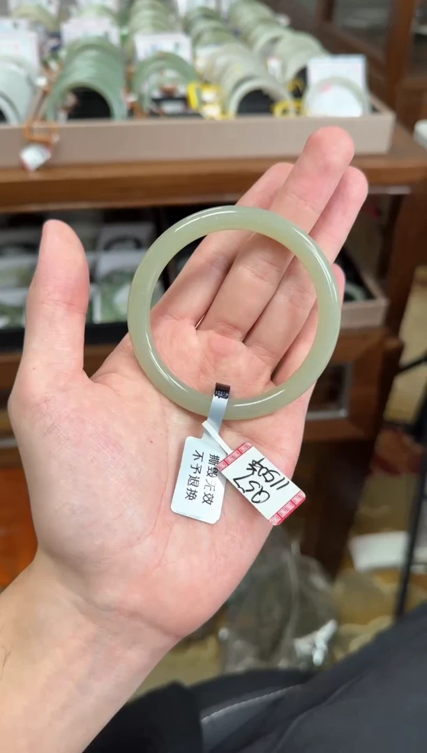 未镶嵌手镯和田玉56