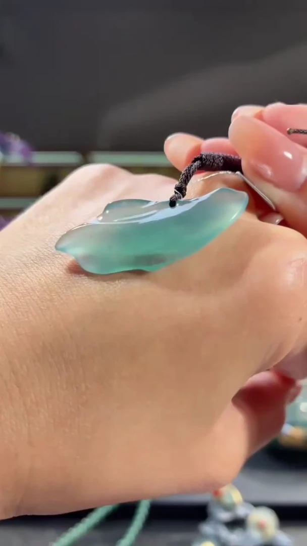 吊坠(不含链)未镶嵌翡翠形意