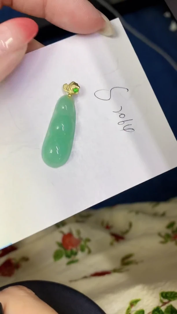 翡翠未镶嵌颈饰缅甸天然翡翠A货
