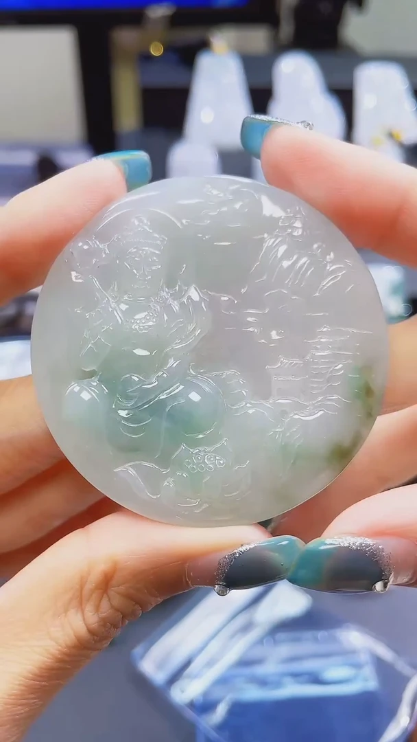 颈饰未镶嵌翡翠山水观音