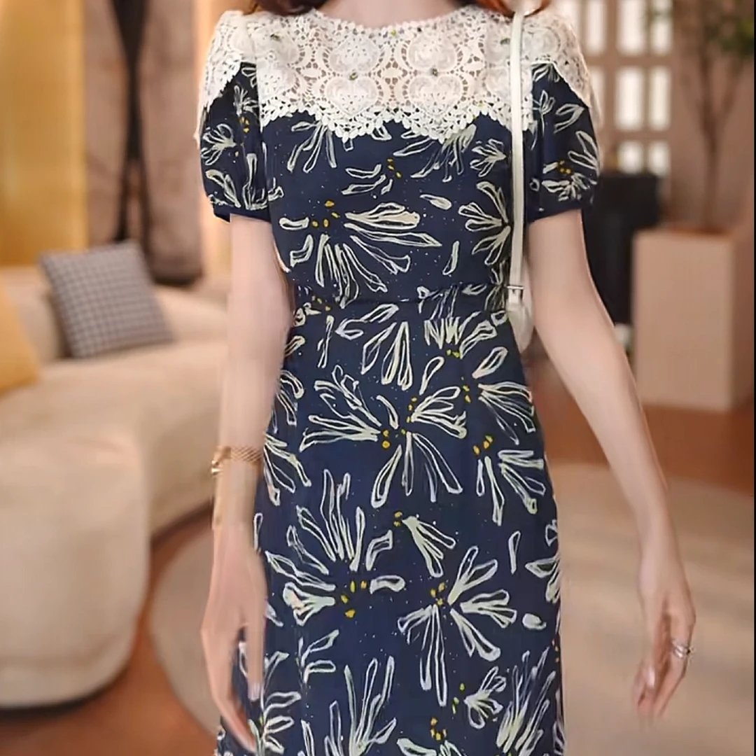 星夜烟火新款法式立体蕾丝拼接花色晕染气质连衣裙