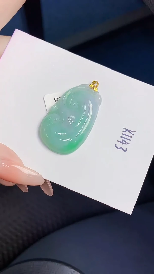 颈饰18K金镶嵌翡翠缅甸天然翡翠A货