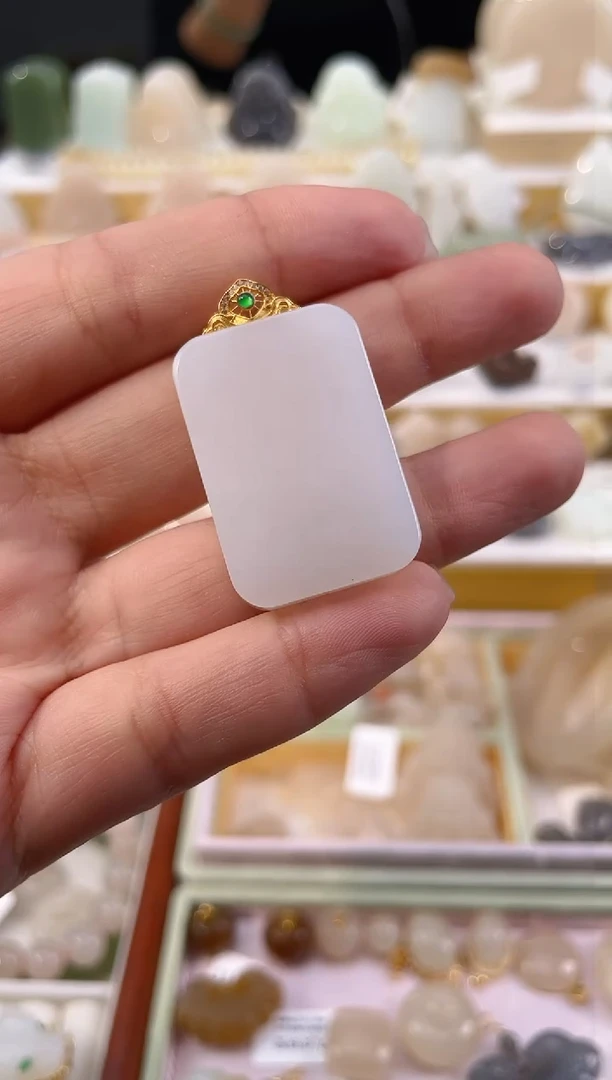 【闪购商品】和田玉颈饰18K金镶嵌白玉无事牌