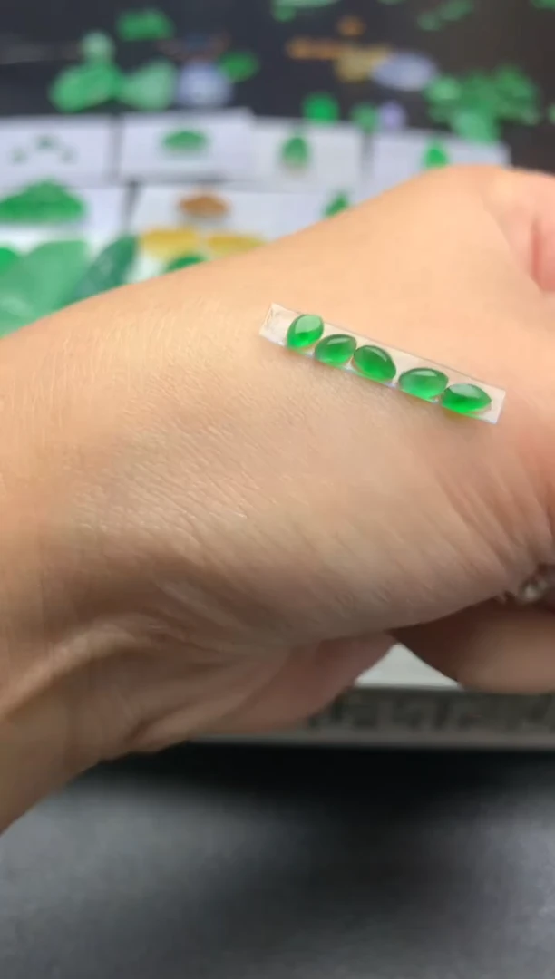 【闪购商品】定制翡翠未镶嵌毛货