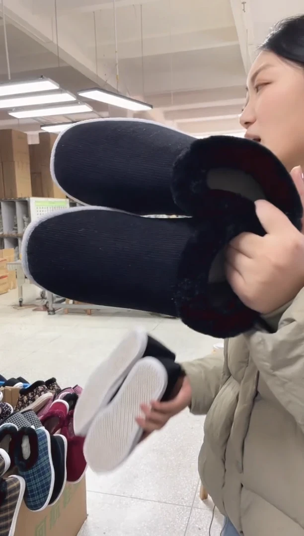 5-1黑色毛圈棉鞋42码