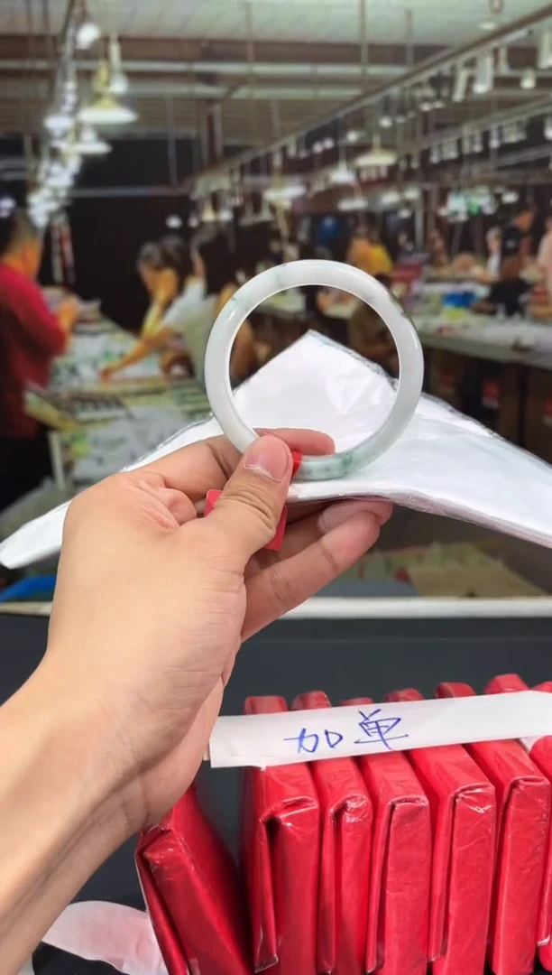 未镶嵌手镯翡翠10