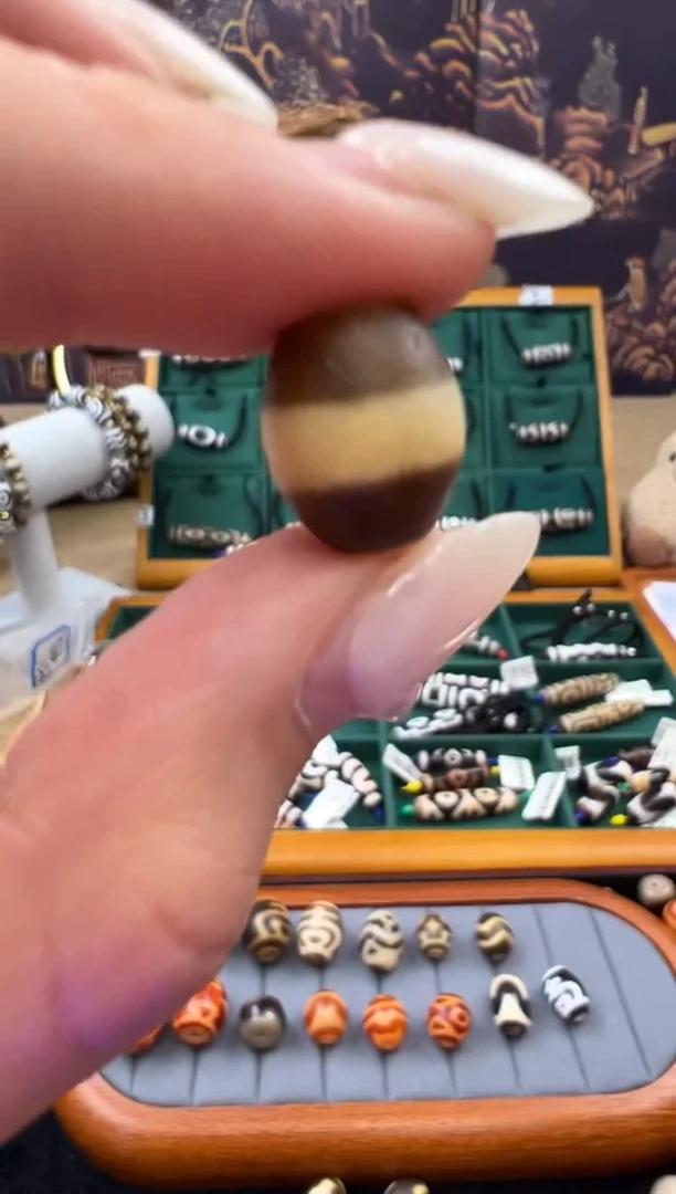 玛瑙/玉髓吊坠(不含链)未镶嵌47.（微瑕随机发货）