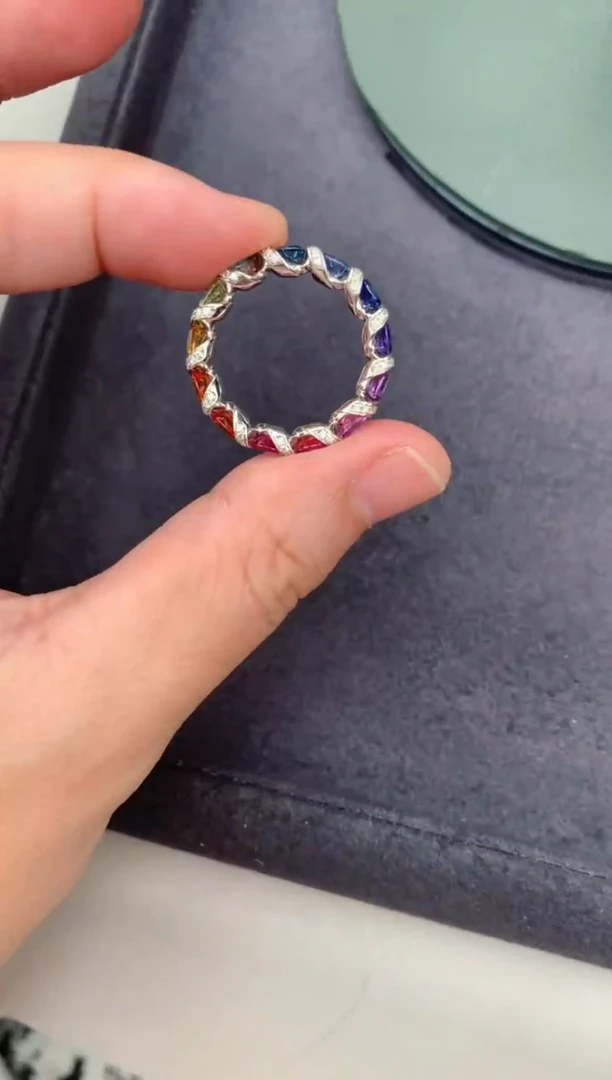 戒指彩色蓝宝石18K金镶嵌2.6ct彩蓝宝  BE