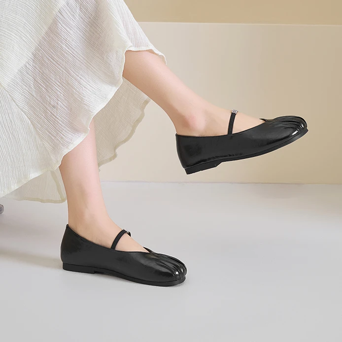 复古轻奢单鞋2025春季新款女士外出流行休闲时尚百搭女鞋