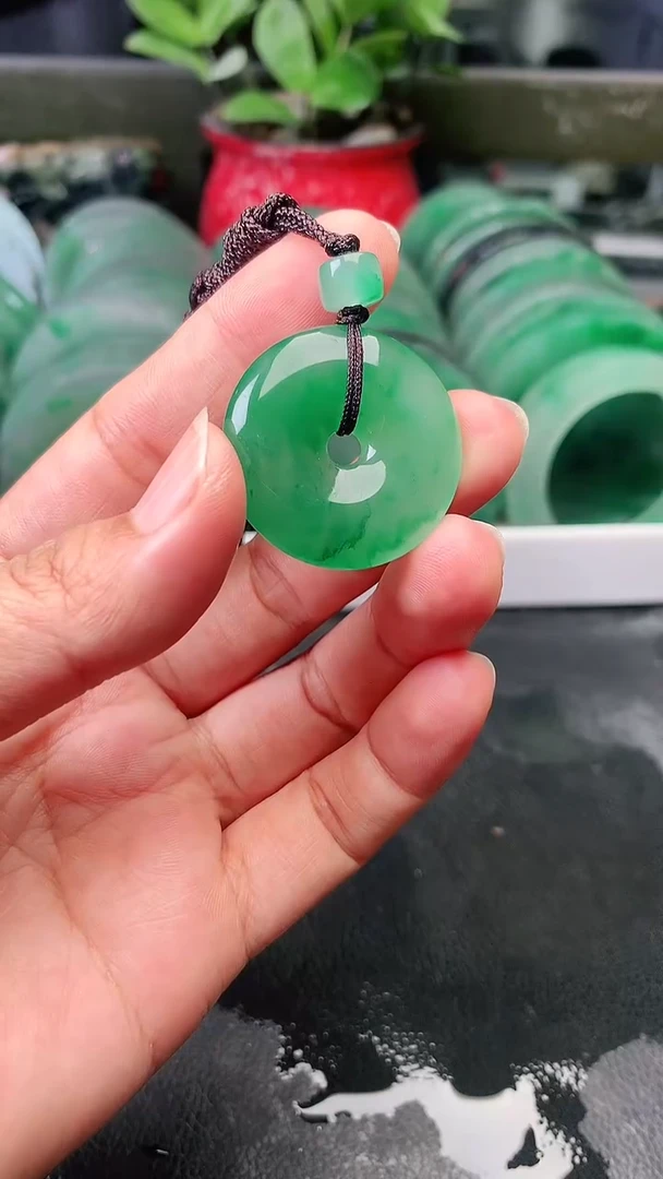 定制石英质玉（非洲翠）平安扣
