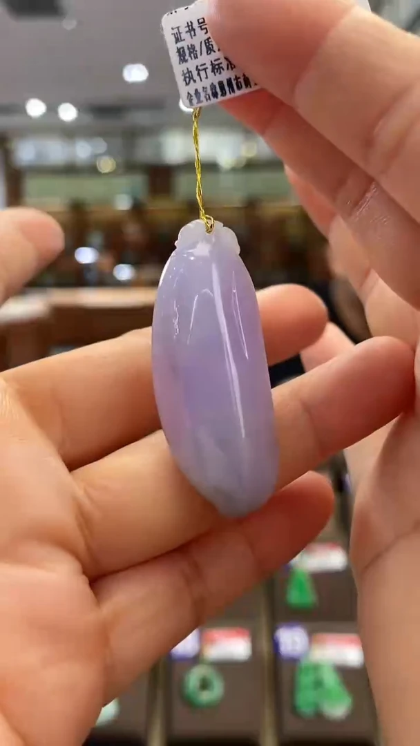 翡翠未镶嵌颈饰福瓜