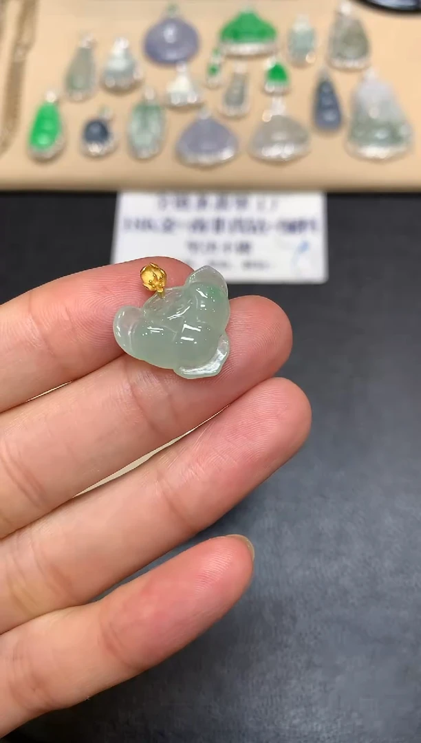 颈饰18K金镶嵌翡翠莲花【无服务费【48小时鉴赏期】