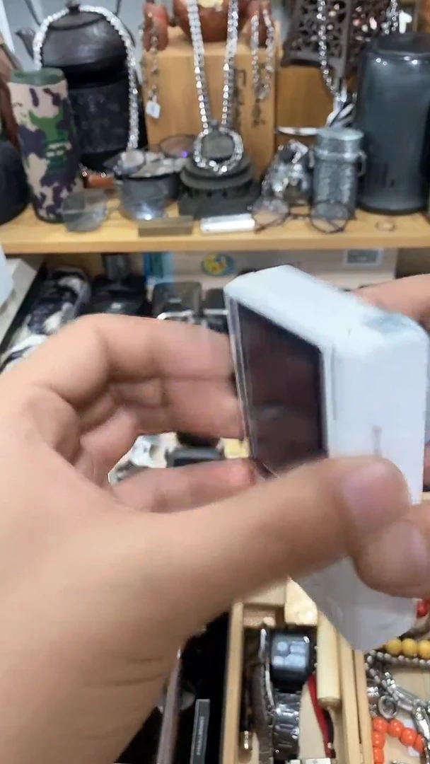 瓷片闪购商品  如图所示
