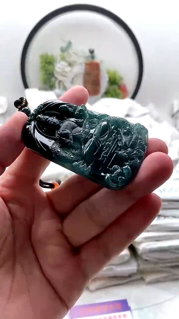颈饰未镶嵌翡翠大势至