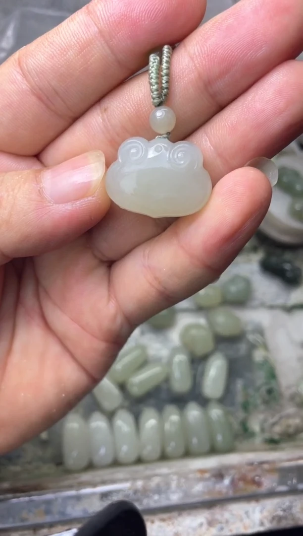 颈饰未镶嵌和田玉01