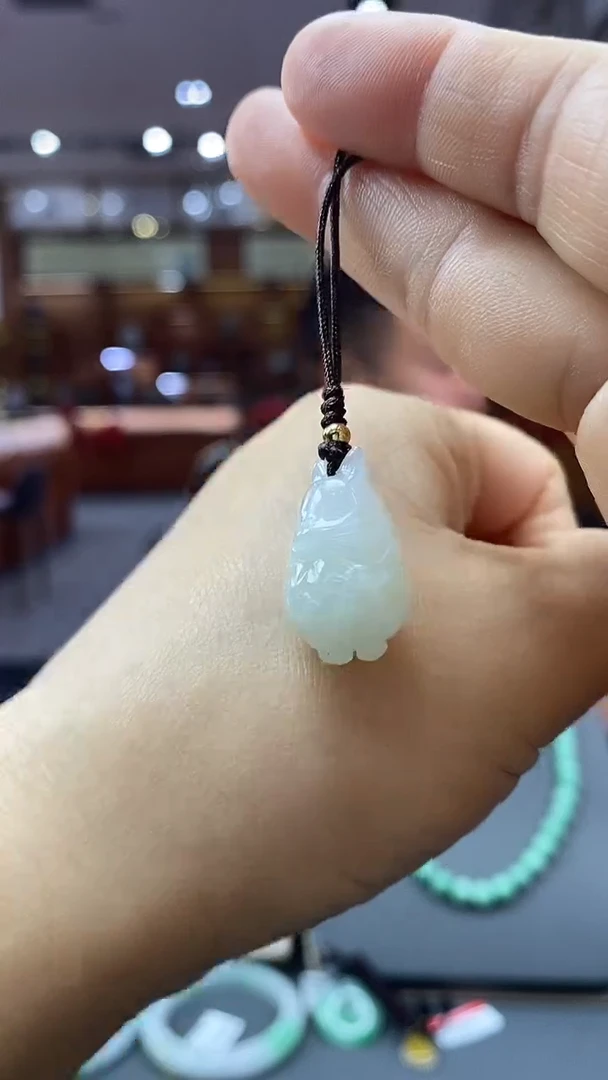 颈饰未镶嵌翡翠龙猫  04号