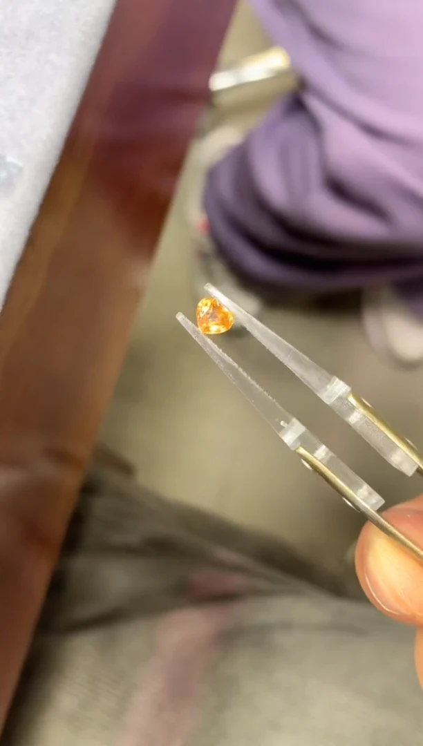 【闪购商品】石榴石（芬达石）裸石未镶嵌0.75ct 75