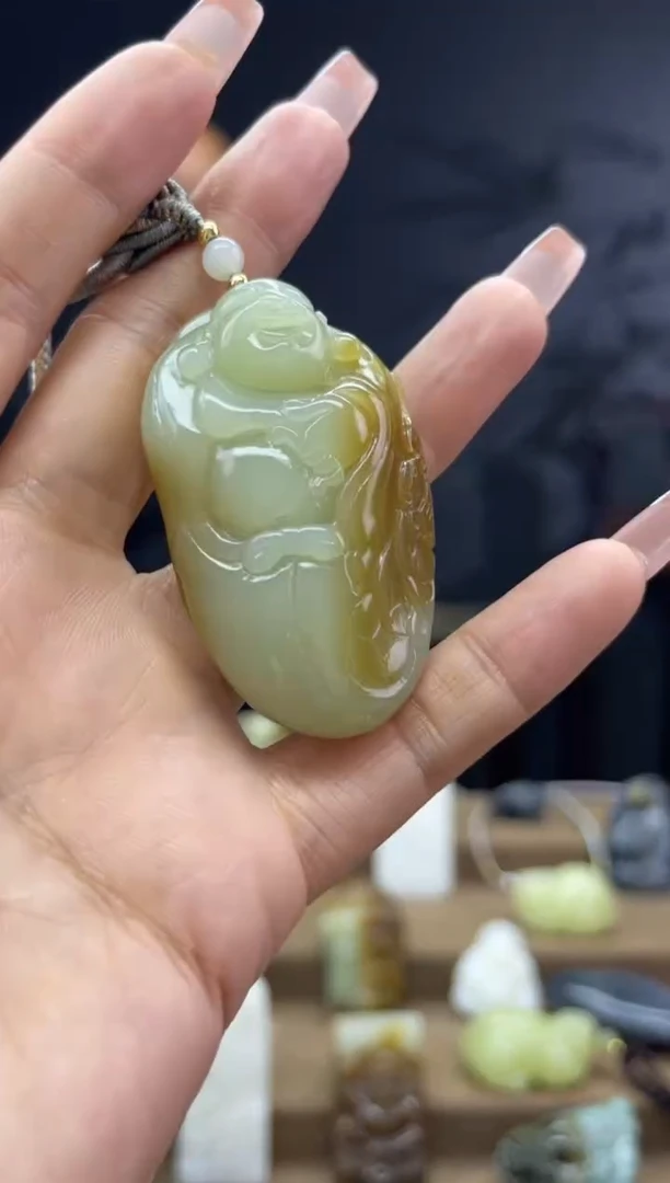颈饰未镶嵌和田玉1