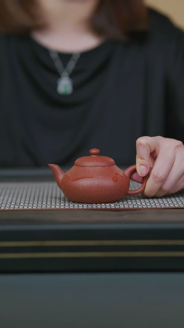 茶壶紫砂微瑕半手红降坡小梨150cc
