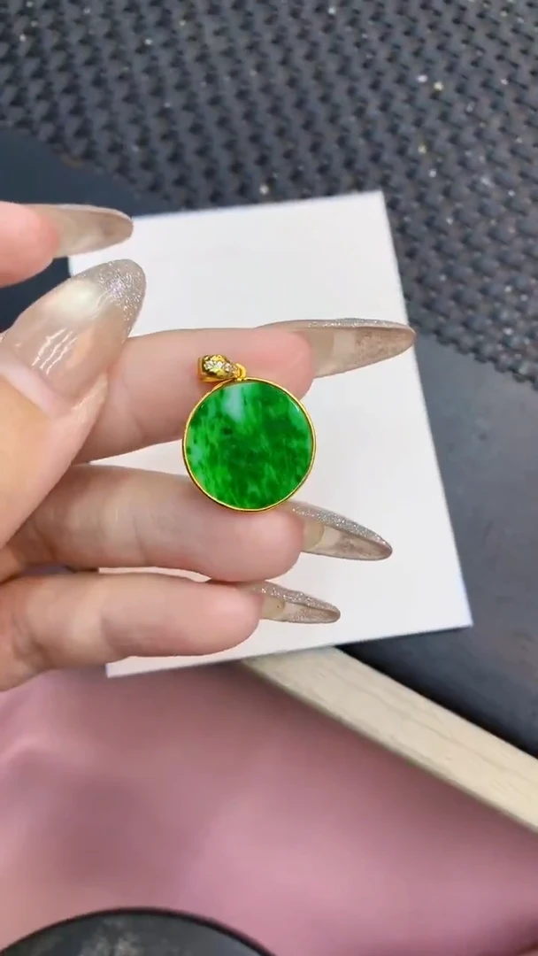 颈饰未镶嵌翡翠1