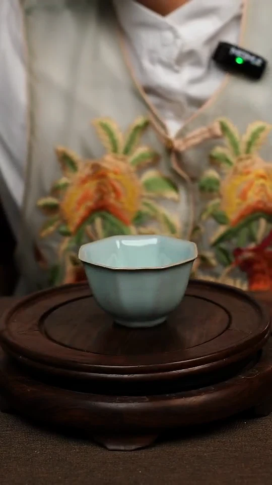 瓷片天青色八方杯80ml 微瑕 不带礼盒