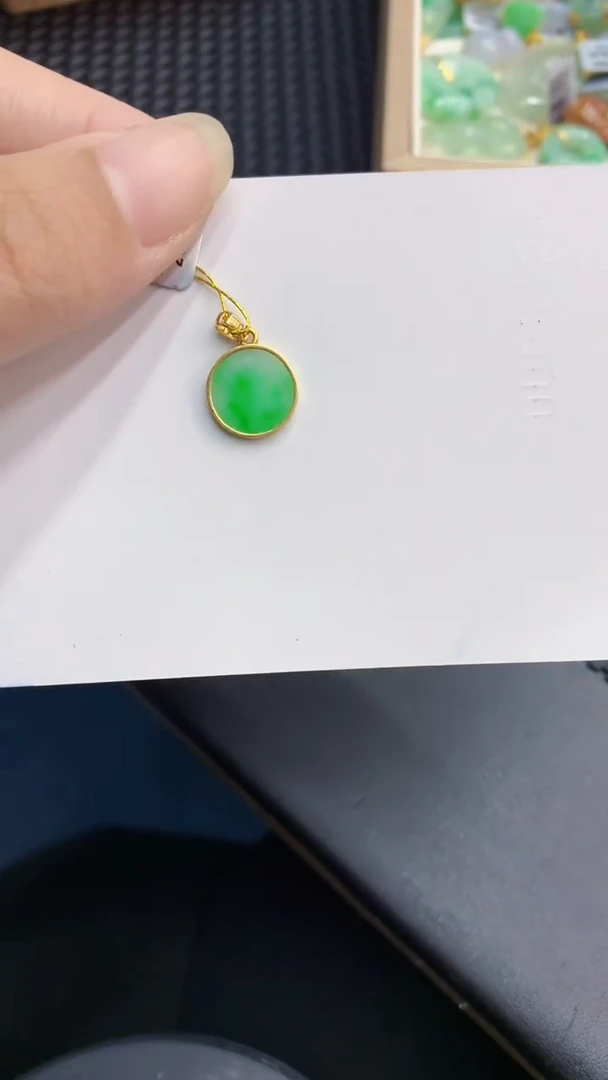 【闪购商品】翡翠颈饰18K金镶嵌            8