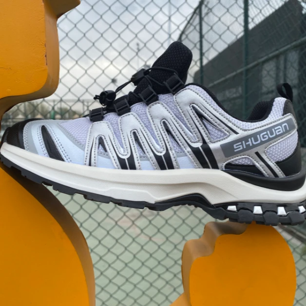 C户外真皮轻便时尚登山四季运动防滑舒适休闲显脚小跑步户外鞋