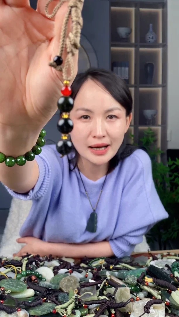 颈饰未镶嵌和田玉拍一发一，多样性发货