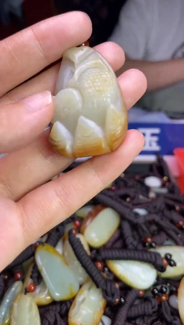未镶嵌和田玉挂件1